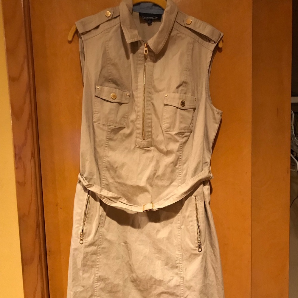 Sleeveless khaki dress